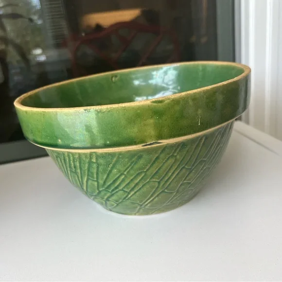 Vintage McCoy Pottery Green Planter - Picture 4 of 5